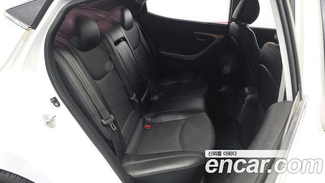 Hyundai Avante 1.6 GDi Style 2016 — фото 12