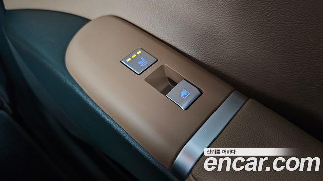 Hyundai Grandeur (GN7) 2,5 Gasoline 2WD Exclusive 2023 — фото 19