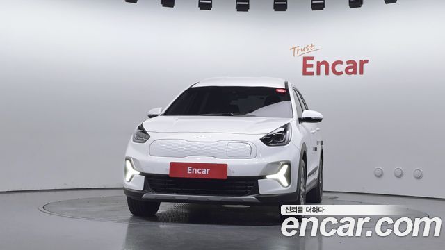 Kia Niro Plus Air 2023 — фото 3