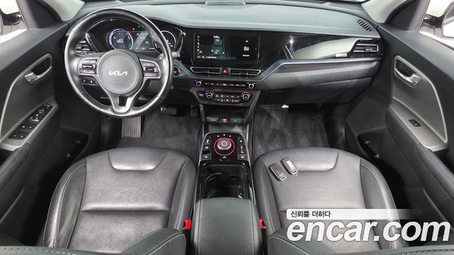 Kia Niro Plus Air 2023 — фото 7