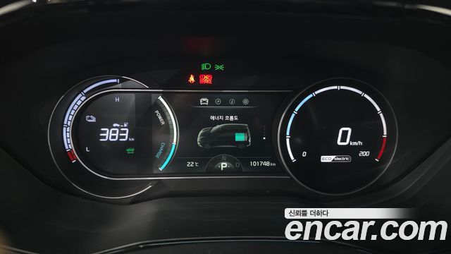 Kia Niro Plus Air 2023 — фото 8