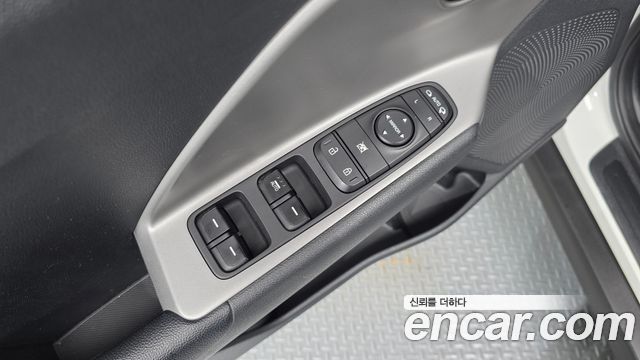 Kia Niro Plus Air 2023 — фото 31