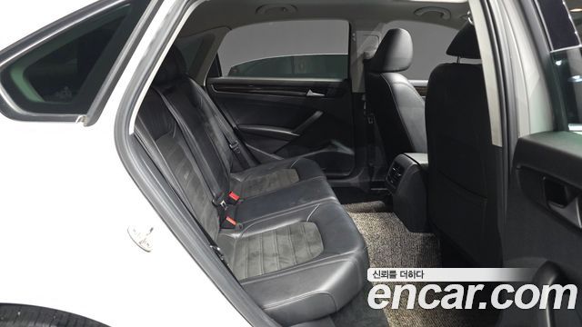 Volkswagen Passat 2.0 TDI B7 2015 — фото 12