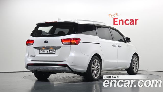 Kia Carnival 9-seater Prestige 2018 — фото 2