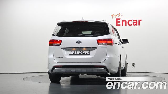 Kia Carnival 9-seater Prestige 2018 — фото 4