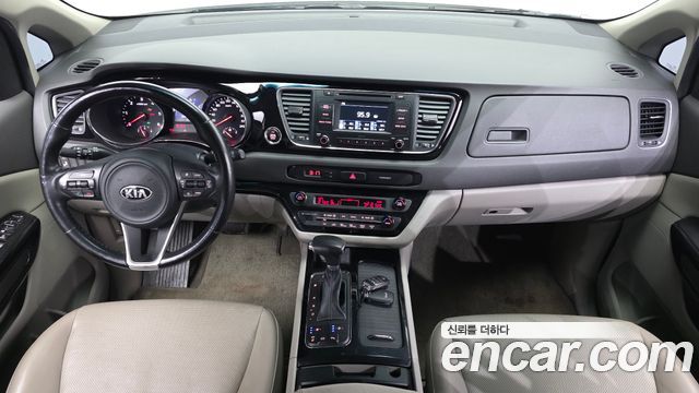Kia Carnival 9-seater Prestige 2018 — фото 7