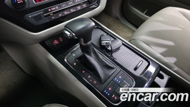 Kia Carnival 9-seater Prestige 2018 — фото 9