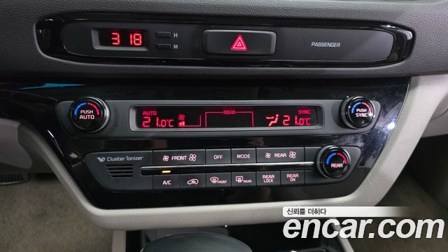 Kia Carnival 9-seater Prestige 2018 — фото 15
