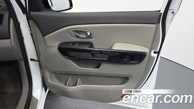Kia Carnival 9-seater Prestige 2018 — фото 24