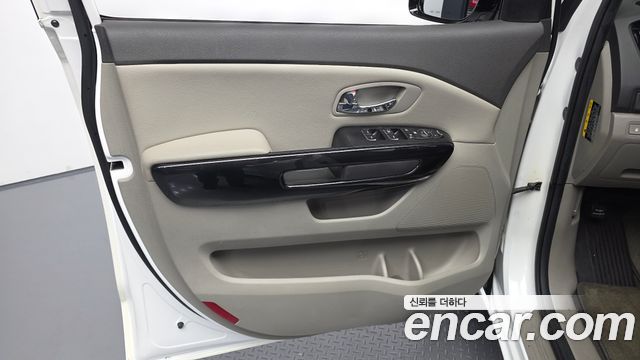 Kia Carnival 9-seater Prestige 2018 — фото 25