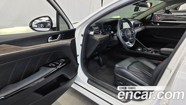 Kia K5 (III) 2.0 Signature 2023 — фото 10