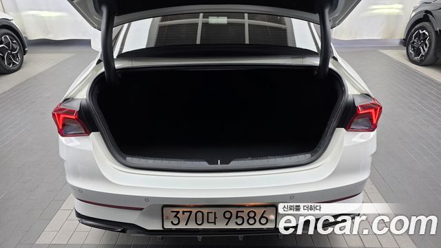 Kia K5 (III) 2.0 Signature 2023 — фото 20