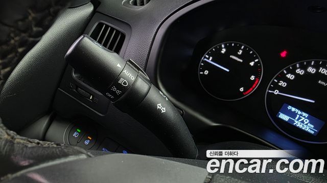 Hyundai Grand Starex Van 5-Seater Modern 2018 — фото 19
