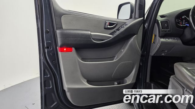 Hyundai Grand Starex Van 5-Seater Modern 2018 — фото 25