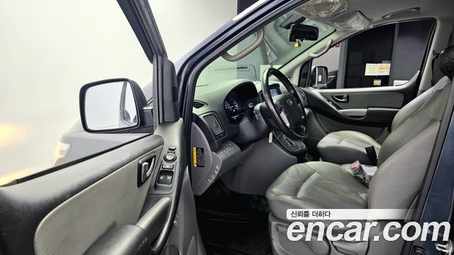Hyundai Grand Starex Van 5-Seater Modern 2018 — фото 26