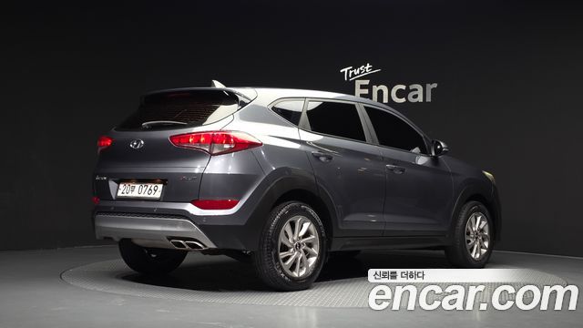 Hyundai Tucson Diesel 2.0 2WD Style Special 2017 — фото 2