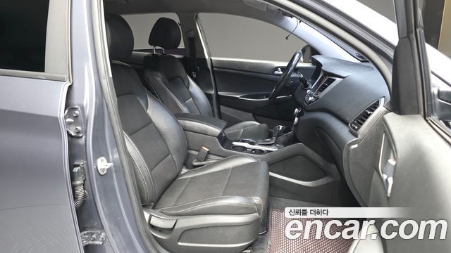 Hyundai Tucson Diesel 2.0 2WD Style Special 2017 — фото 11