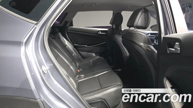 Hyundai Tucson Diesel 2.0 2WD Style Special 2017 — фото 12