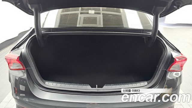 Kia K5 (III) 2.0 Prestige 2022 — фото 20