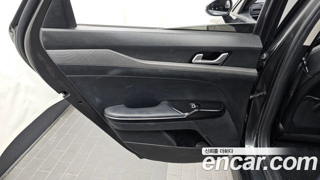 Kia K5 (III) 2.0 Prestige 2022 — фото 25