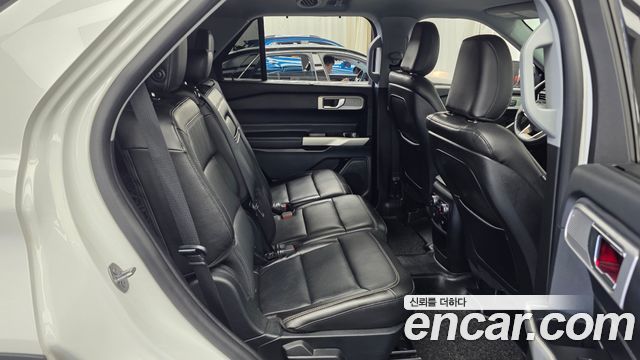 Ford Explorer (VI) 2.3 LimIted 4WD 2020 — фото 12