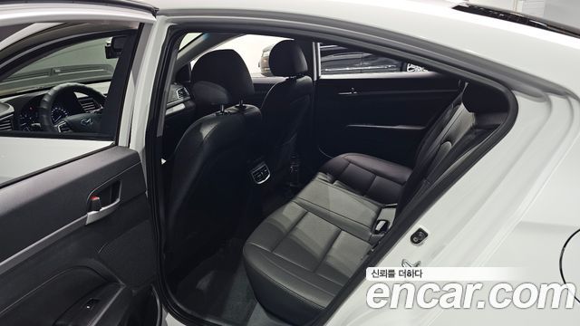 Hyundai Avante (AD) 1.6 GDI Smart 2016 — фото 11