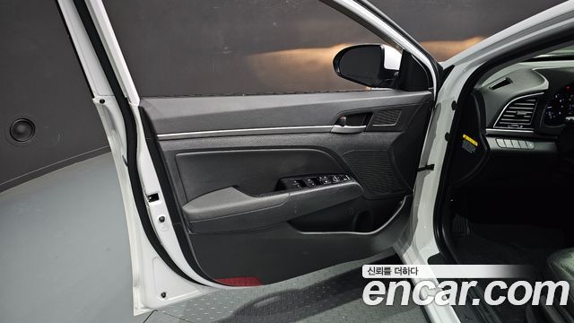 Hyundai Avante (AD) 1.6 GDI Smart 2016 — фото 24