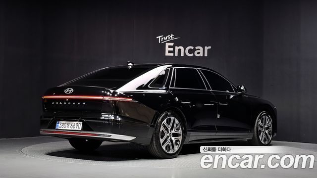 Hyundai Grandeur (GN7) 2,5 Gasoline 2WD Exclusive 2023 — фото 2