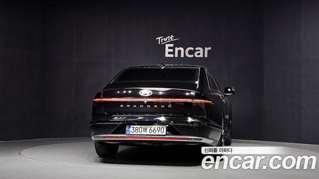Hyundai Grandeur (GN7) 2,5 Gasoline 2WD Exclusive 2023 — фото 4