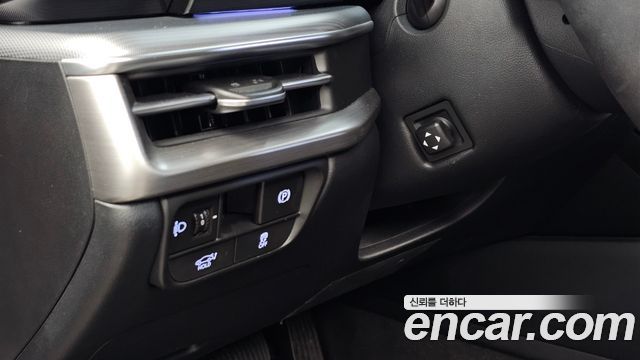 Hyundai Grandeur (GN7) 2,5 Gasoline 2WD Exclusive 2023 — фото 18
