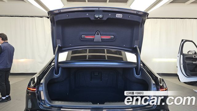Hyundai Grandeur (GN7) 2,5 Gasoline 2WD Exclusive 2023 — фото 20