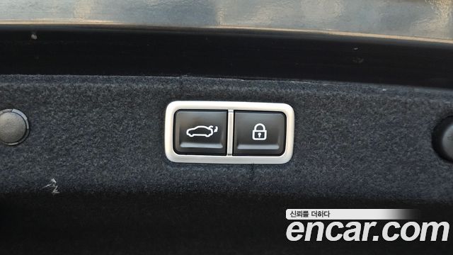 Hyundai Grandeur (GN7) 2,5 Gasoline 2WD Exclusive 2023 — фото 29