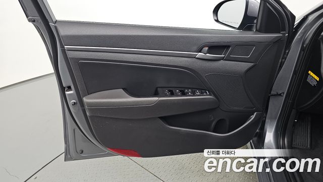 Hyundai Avante (AD) 1.6 GDI Smart 2018 — фото 24