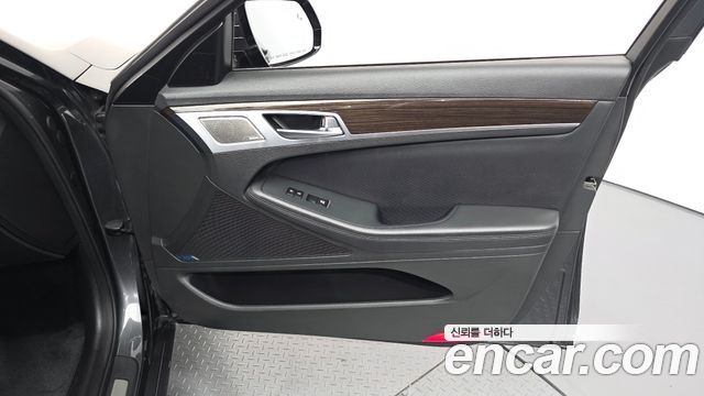 Genesis G80 3.3 GDI AWD Premium Luxury 2019 — фото 24