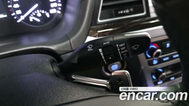 Genesis G80 3.3 GDI AWD Premium Luxury 2019 — фото 31