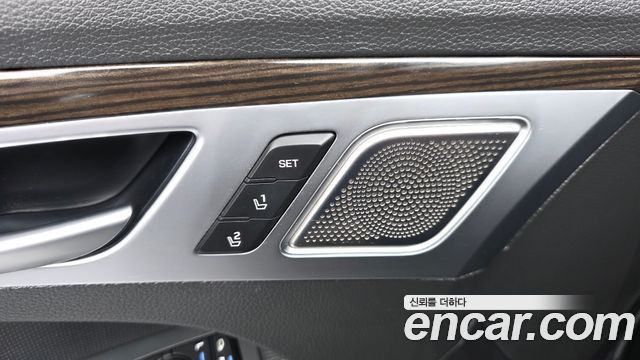 Genesis G80 3.3 GDI AWD Premium Luxury 2019 — фото 32