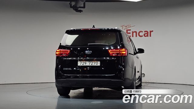 Kia Carnival 11-Seater Prestige 2020 — фото 4