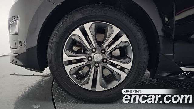 Kia Carnival 11-Seater Prestige 2020 — фото 5