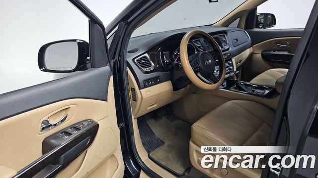 Kia Carnival 11-Seater Prestige 2020 — фото 10