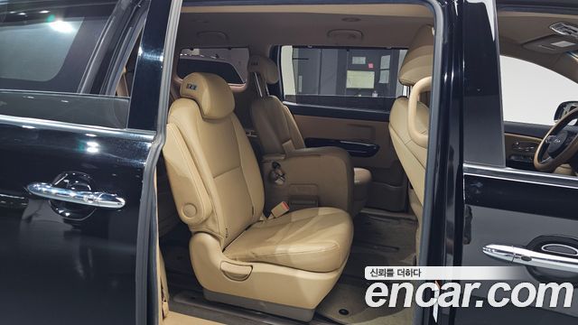 Kia Carnival 11-Seater Prestige 2020 — фото 15