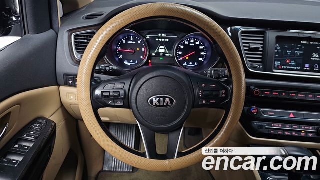 Kia Carnival 11-Seater Prestige 2020 — фото 17