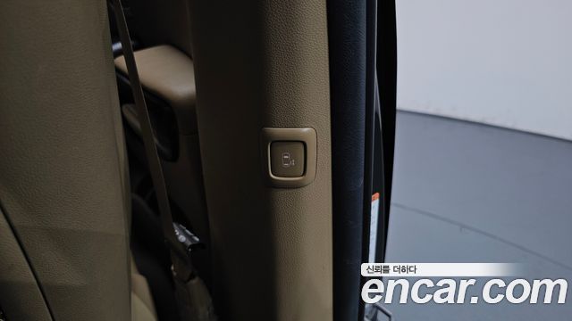 Kia Carnival 11-Seater Prestige 2020 — фото 22