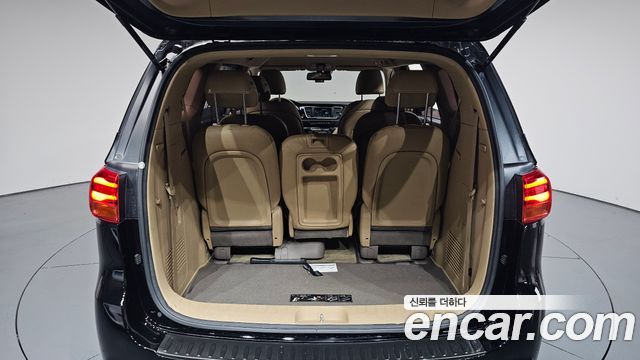 Kia Carnival 11-Seater Prestige 2020 — фото 24