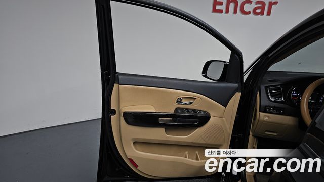 Kia Carnival 11-Seater Prestige 2020 — фото 30