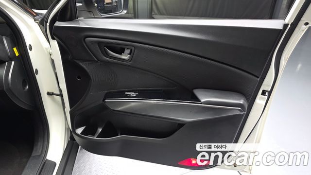 KG Mobility (SsangYong) Very New Tivoli Gasoline 1.5 2WD V3 2021 — фото 24