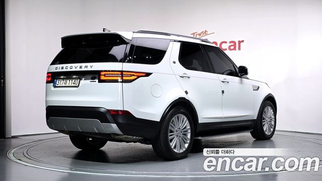 Land Rover Discovery 5 3.0 TD6 HSE Luxury 2018 — фото 2