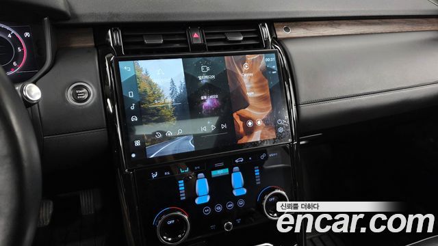 Land Rover Discovery 5 3.0 TD6 HSE Luxury 2018 — фото 13