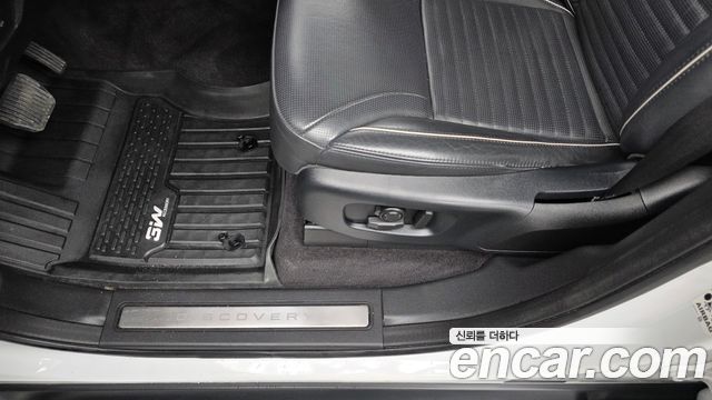 Land Rover Discovery 5 3.0 TD6 HSE Luxury 2018 — фото 30
