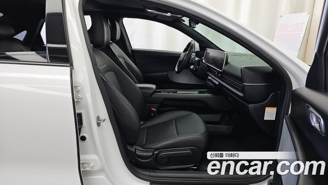 Hyundai Ioniq 6 Long Range Exclusive + 2023 — фото 11