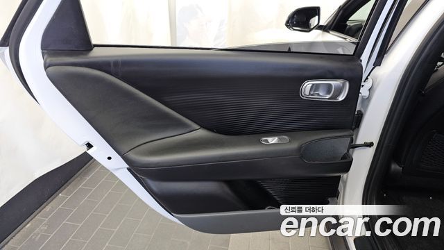 Hyundai Ioniq 6 Long Range Exclusive + 2023 — фото 25